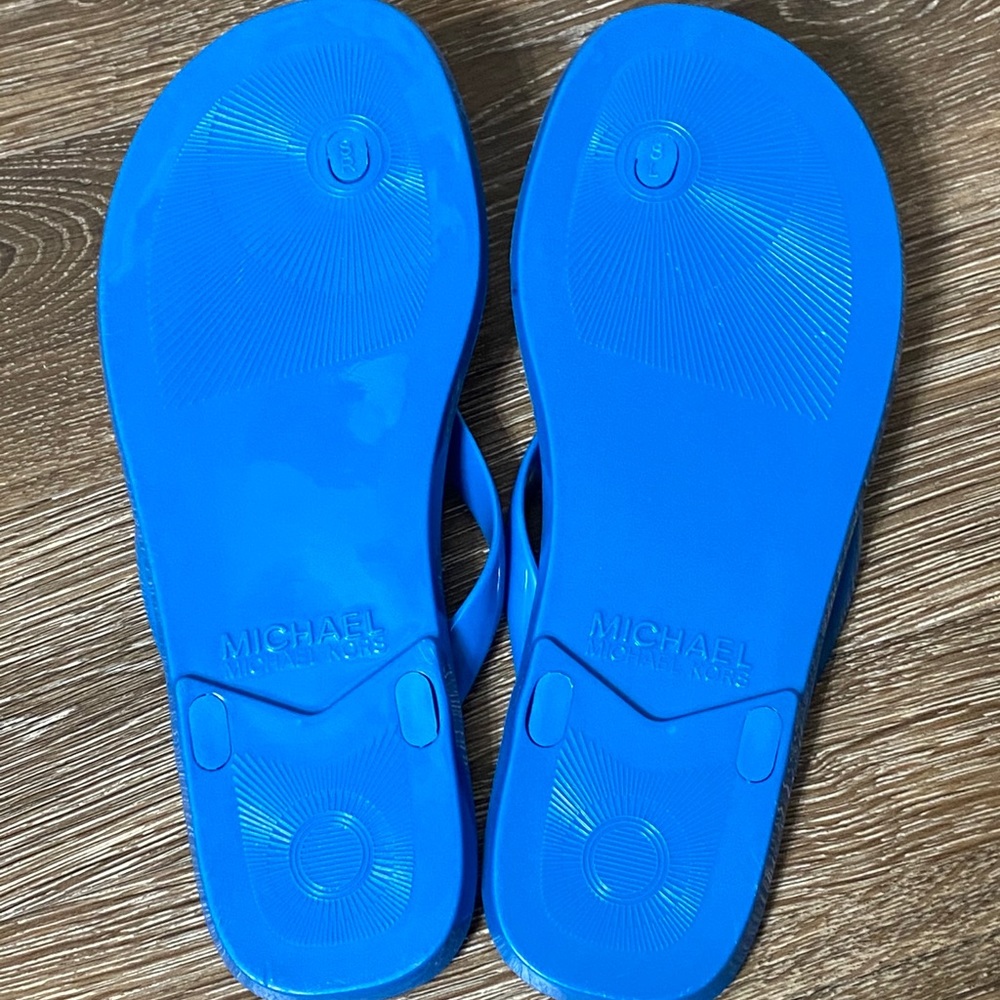 Michael Michael Kors Flip Flops View 4